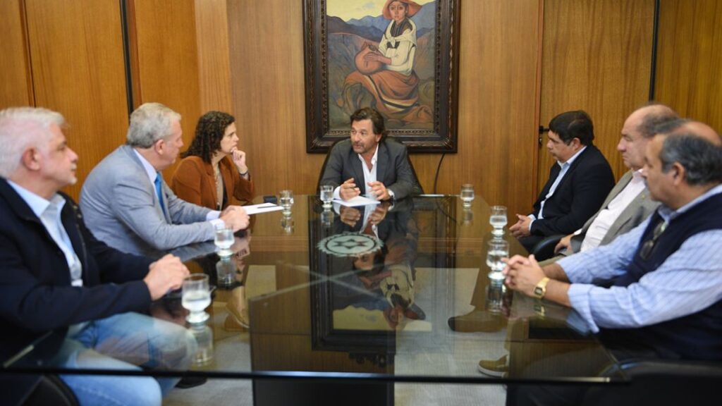 Gobernador Sáenz se reúne con autoridades de la UNSa para abordar desfinanciamiento universitario