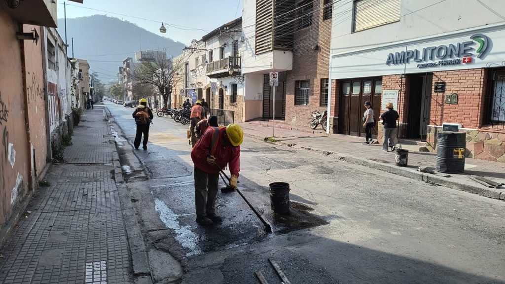 La municipalidad de Salta realizó obras de bacheo en varios sectores de ...