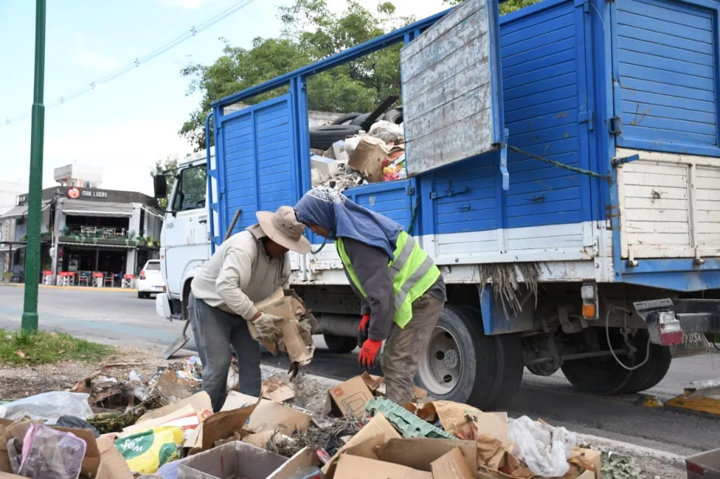 Retiraron un microbasural en Av. Roberto Romero - Salta a la vista