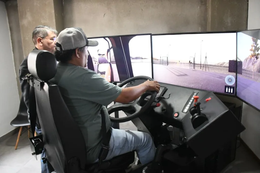 Casi 200 conductores obtuvieron la licencia en vehículos de gran porte tras rendir en el simulador