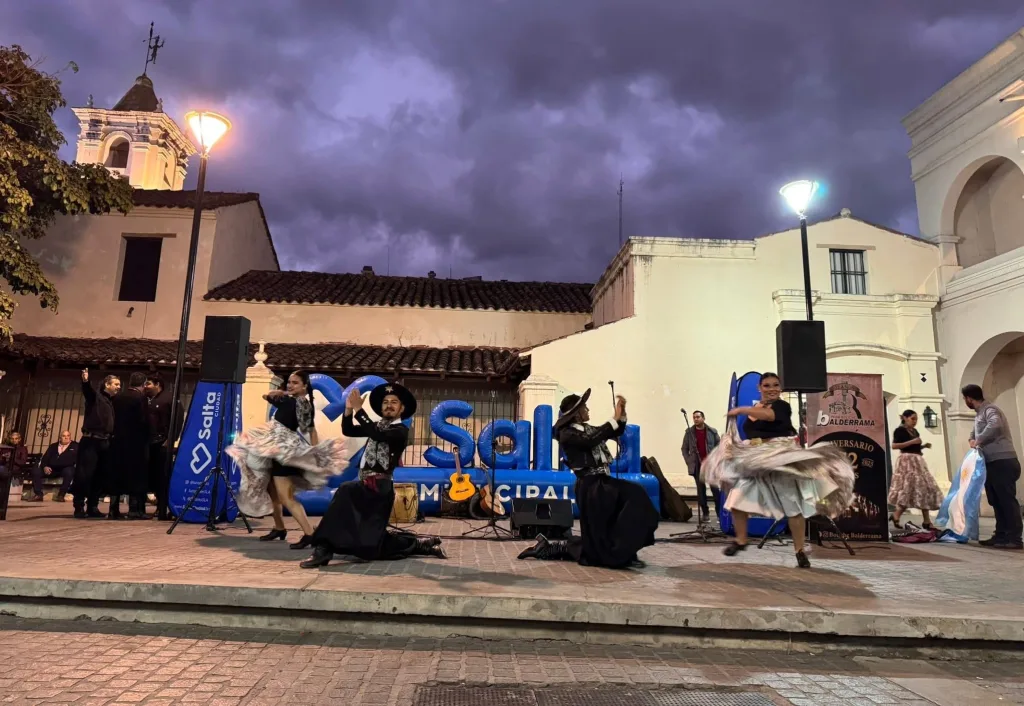 PLANAZO: Con entrada libre y gratuita, vuelve ‘Salta Ciudad de las Peñas’ en la plazoleta IV Siglos 