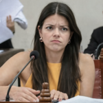 EL PRECIO DE INCOMODAR: MILEI POSÓ CON LOS BENAVIDEZ Y DEJÓ FUERA DE LA FOTO A SU SENADORA SALTEÑA