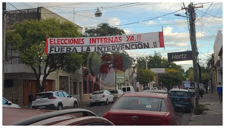 INTERNAS AL ROJO VIVO: APARECIERON PASACALLES CONTRA LA INTERVENCIÓN DEL PJ EN SALTA