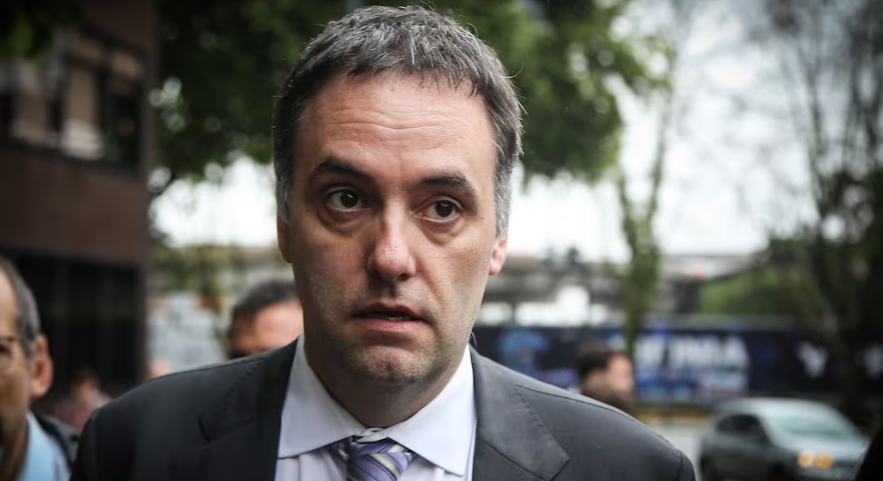 FIN: Adorni renunciará también como director de YPF por el Estado