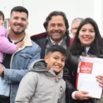 Sáenz entregó 138 viviendas en Capital y destacó que fueron finalizadas con recursos provinciales