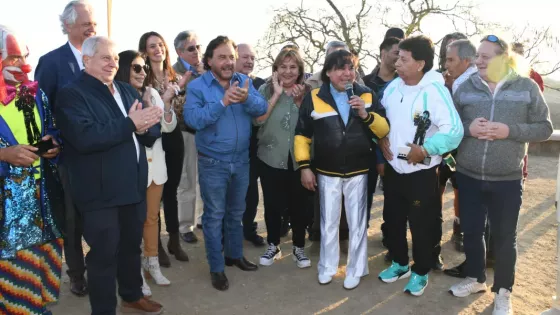 Salta inauguró una plaza en el cerro Ala Delta y homenajeó a Ricky Maravilla