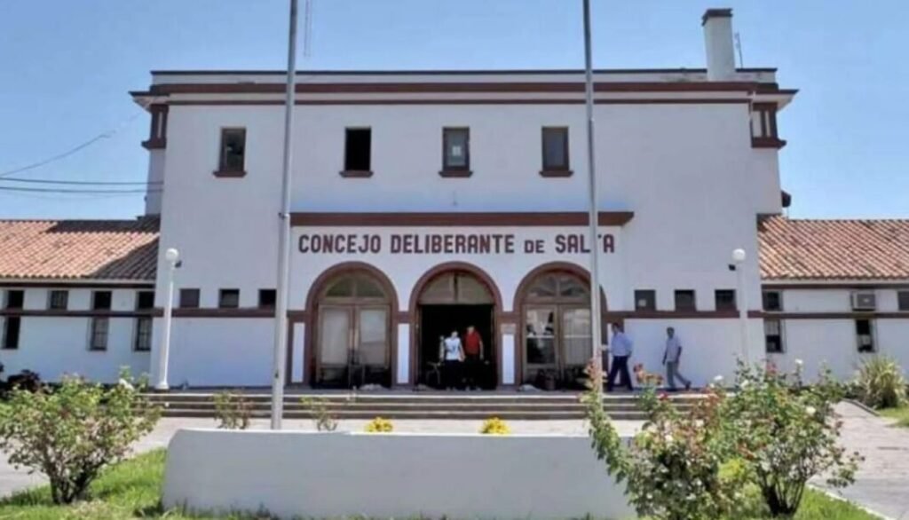 Pese a qué se retiró el capítulo de extranjerización, concejales libertarios salteños defendieron la Reforma de la Ley de Tierras