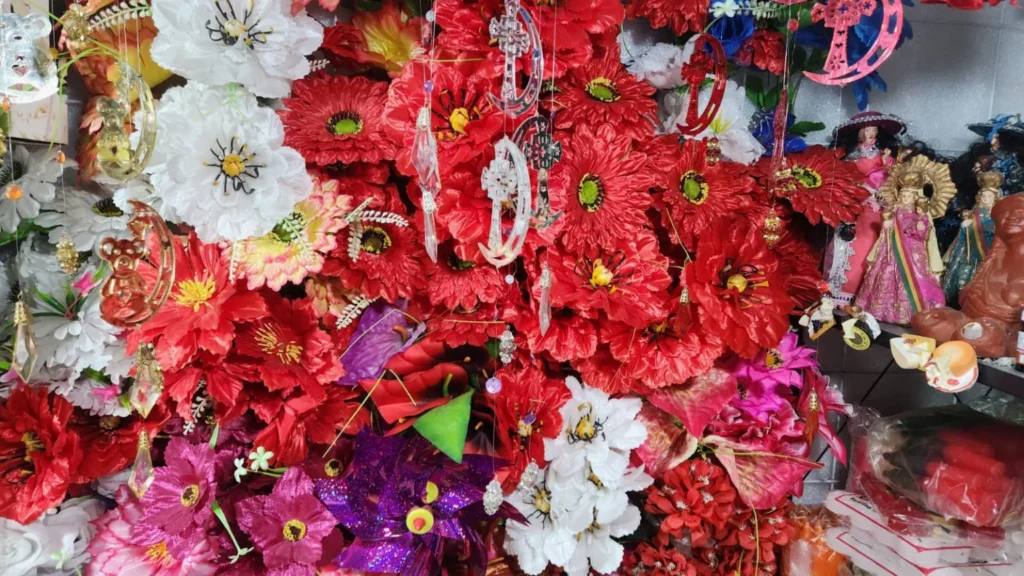 Día de los Difuntos: flores y adornos con ofertas en el mercado San Miguel 